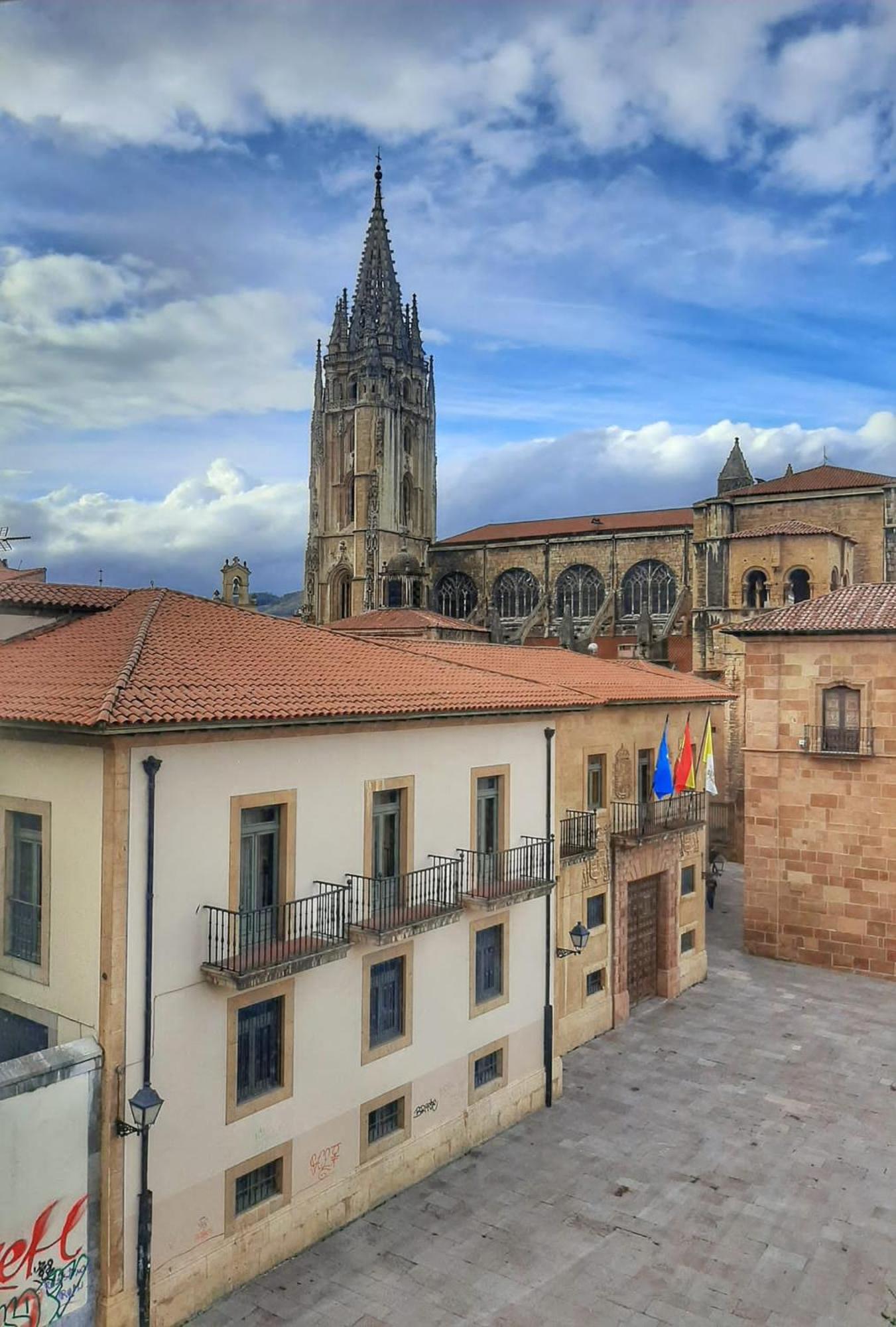 Apartamento Salsipuedes-La Catedral Oviedo Exteriör bild
